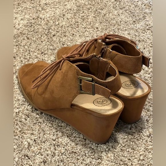 Cognac Suede wedges - Picture 3 of 4